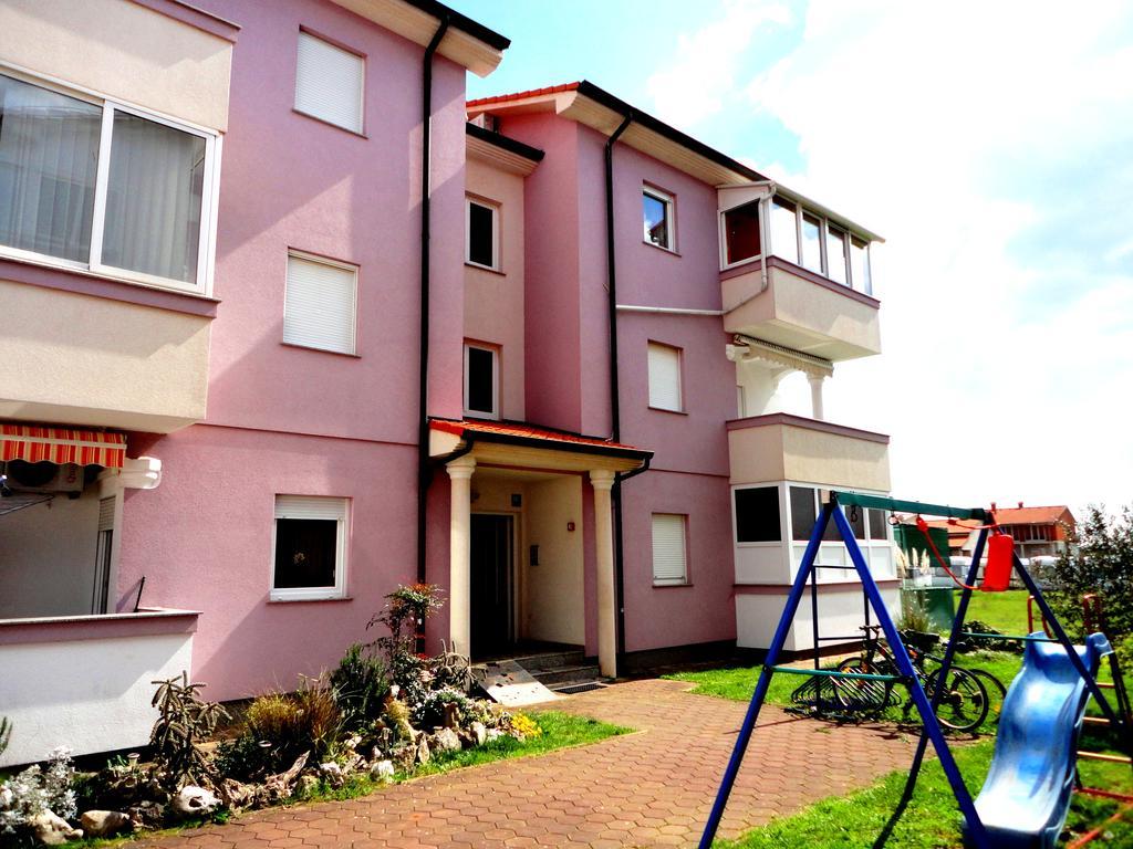 Apartment Anna Fažana Exteriör bild